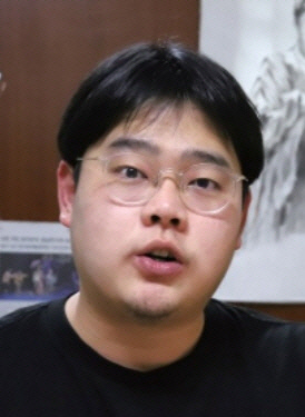 김종필.