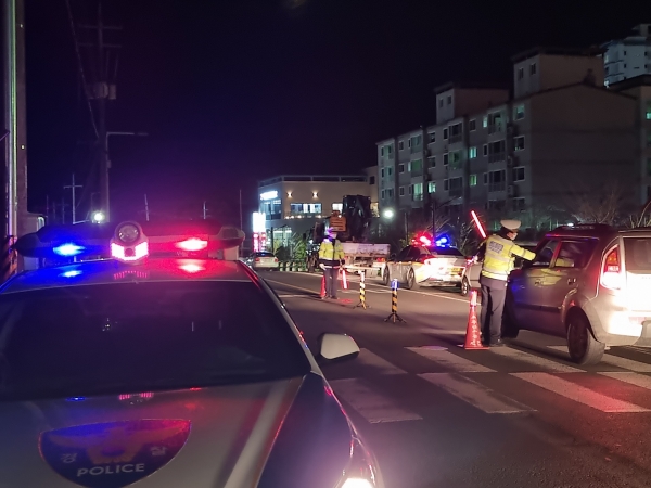5일 함안경찰서는 봄 행락철을 맞아 음주운전 등 고위험 운전행위에 단속을 실시한다.사진=함안경찰